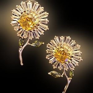💜 Crystal Daisy Earrings
